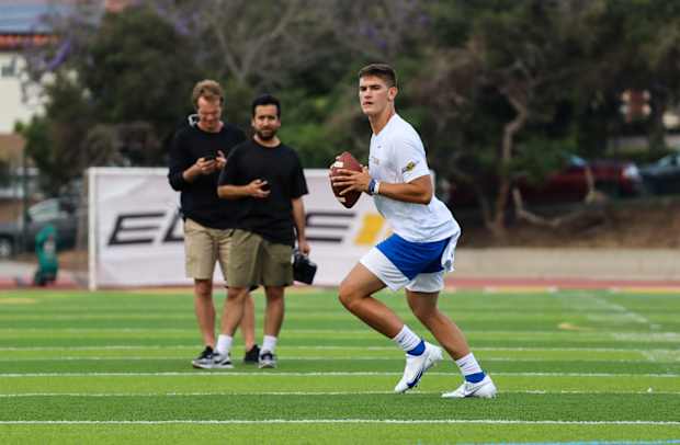 9F966206-DEA2-4393-B12D-B713228EE946